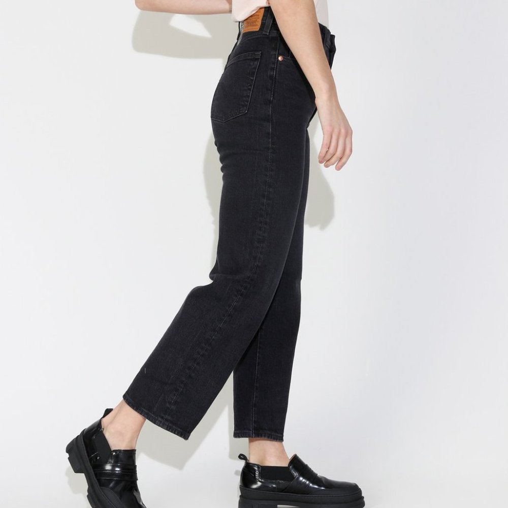 Levis Ribcage Straight Leg - Black Size 25